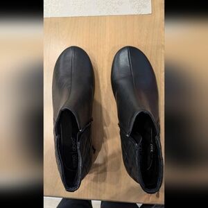 Abeo Men's Dark Leather Ankle Boots